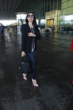 Karisma Kapoor snapped at airport on 17th March 2016